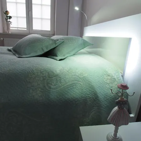Apartment Grand-tourist Orchid Swietojanska 37 *